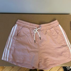 4/$20 Short for woman’s